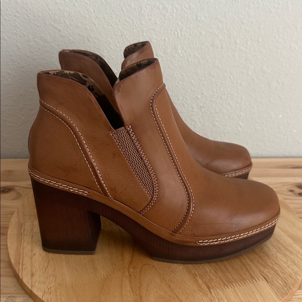 Korks Womens Robin Block Heel Booties 9.5M